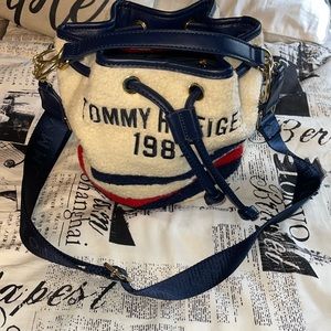 Tommy Hilfiger sack crossbody